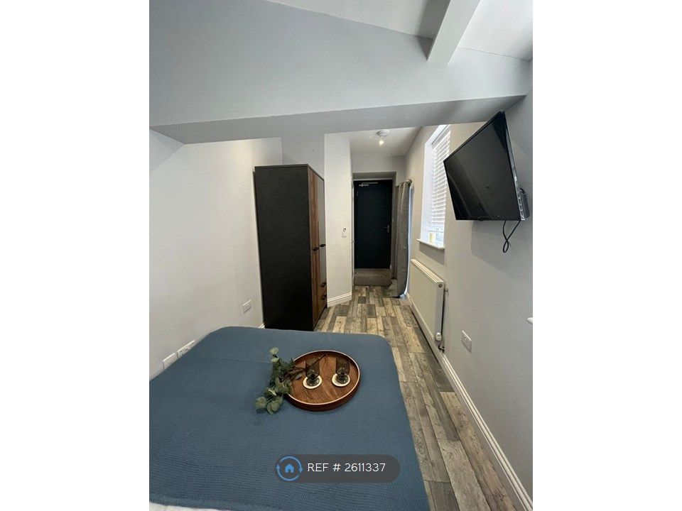 Property photo 2 of 11 Room 2