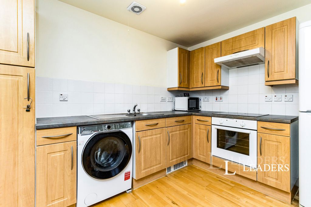 Property photo 2 of 17 Pbox-Img.Jpg