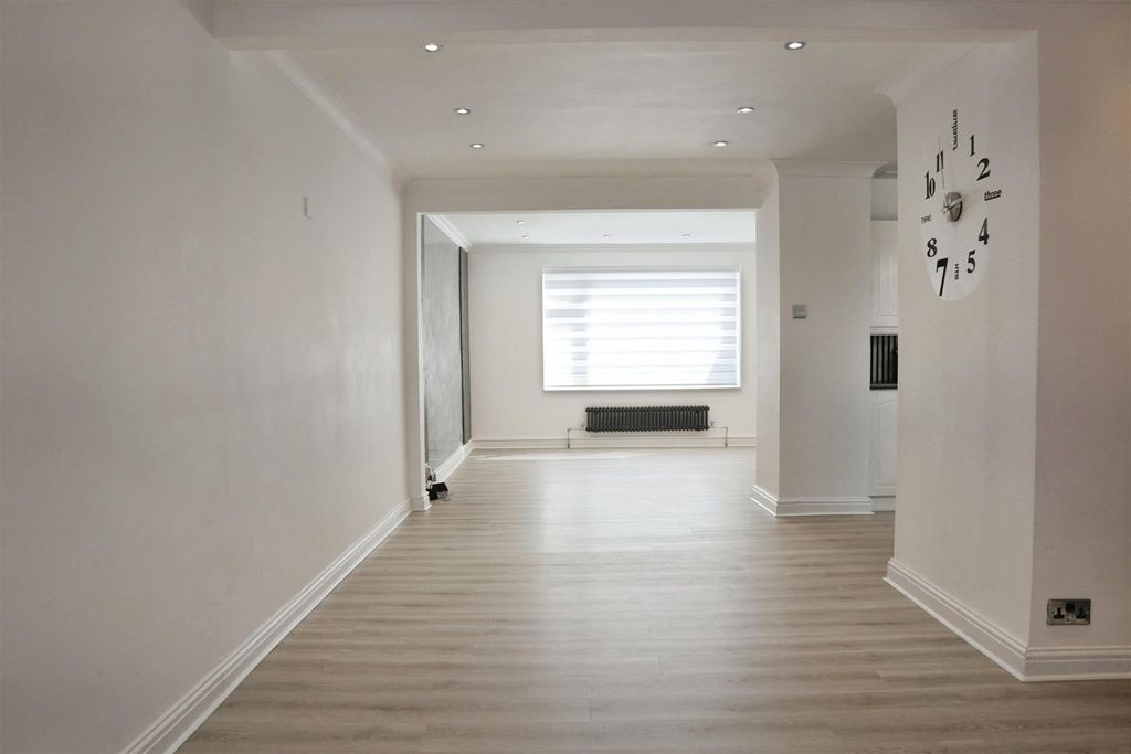 Property photo 3 of 30 25.Jpg