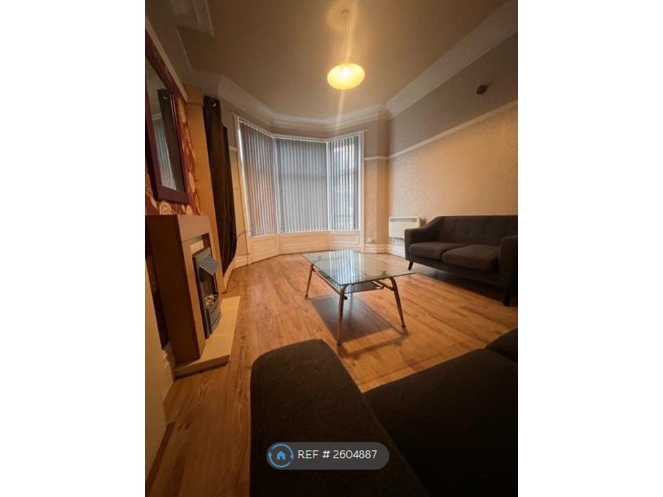 Property photo 2 of 15 Lounge