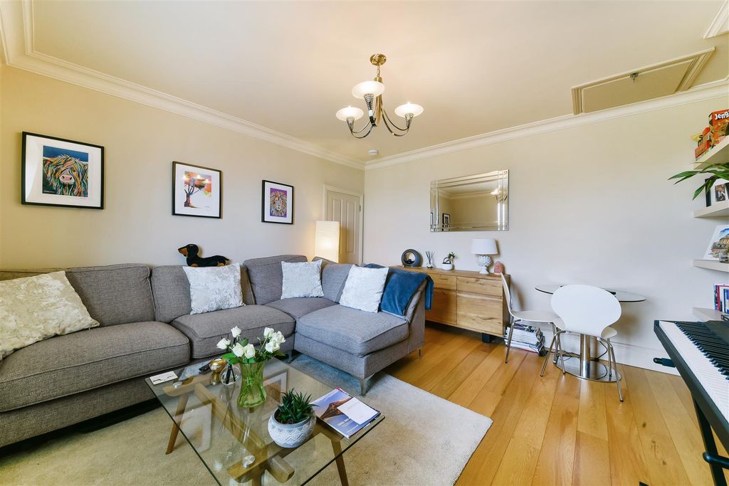 Property photo 2 of 12 Dorncliffe Road, 1, Tff-5.Jpg