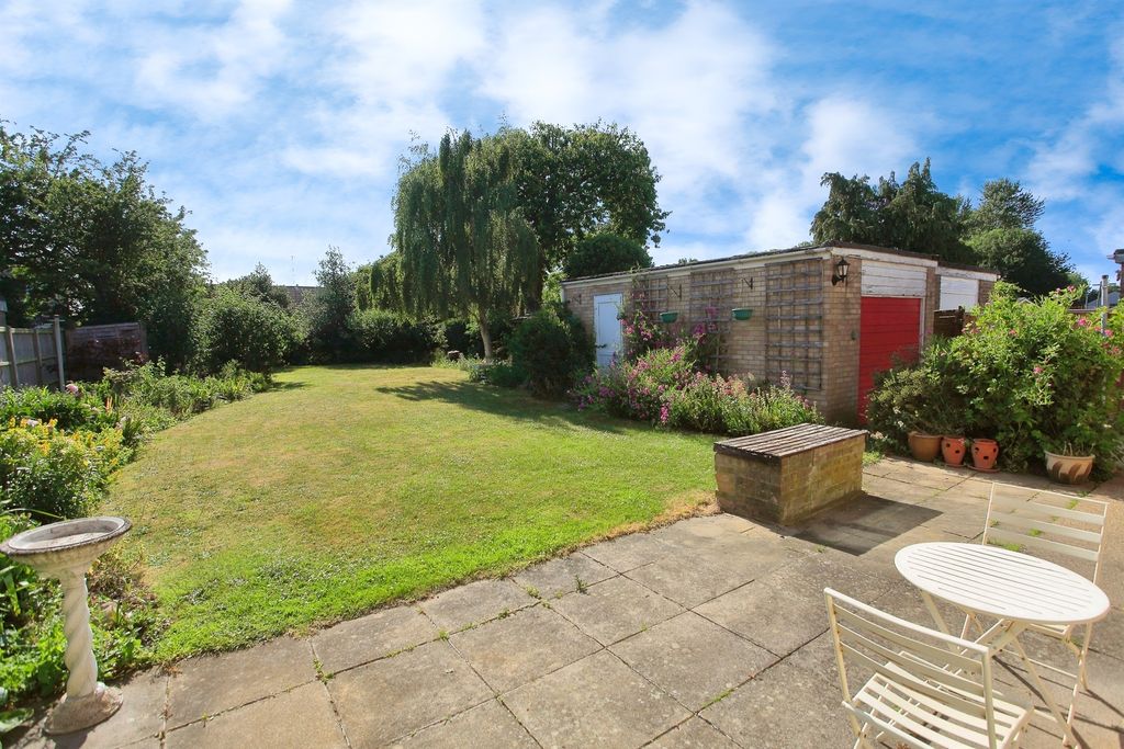 Property photo 2 of 21 Outside