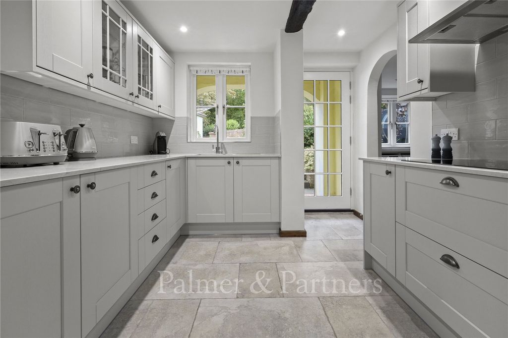 Property photo 2 of 19 Picture No. 06