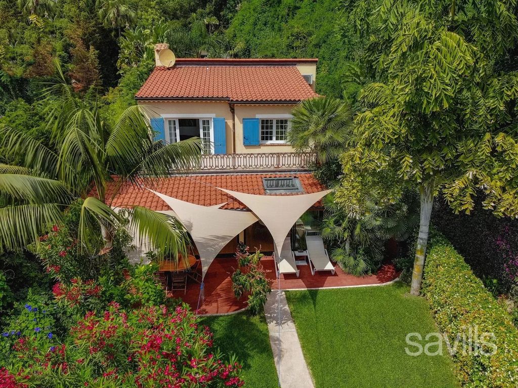 Property photo 1 of 22 Close To The Beach Beautiful House With Flat Garden