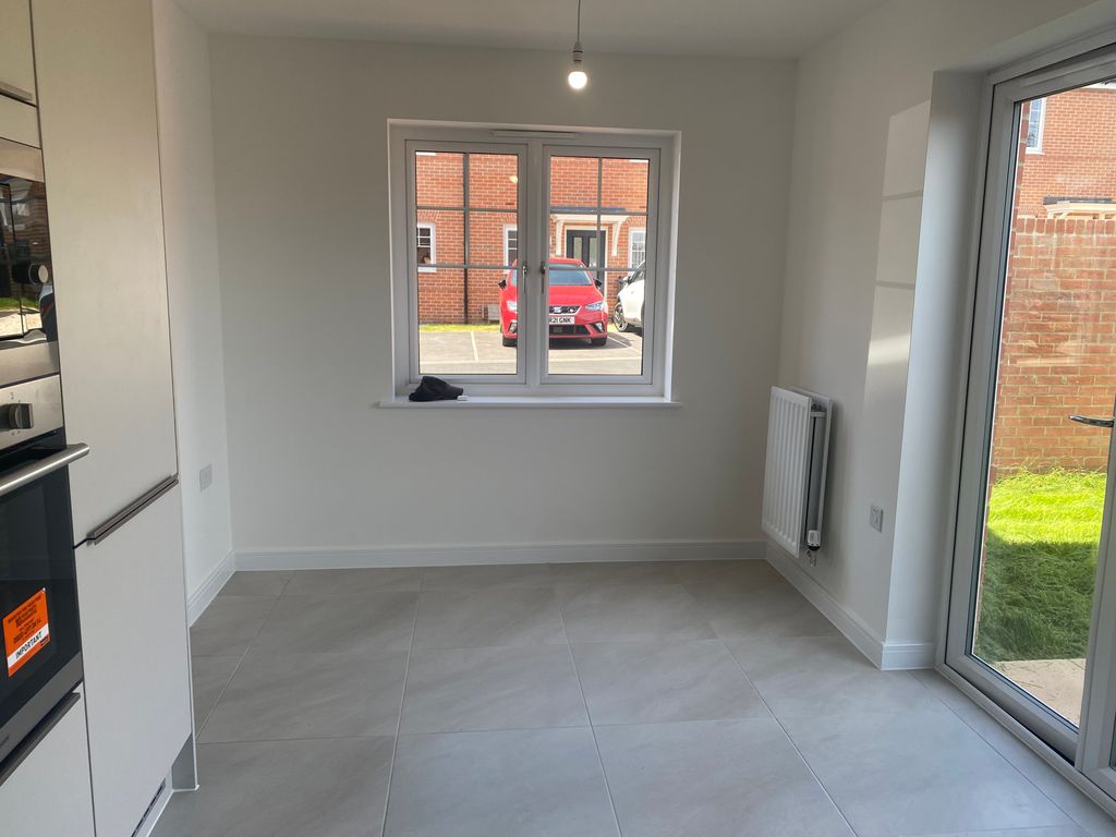 Property photo 3 of 9 Kitchen