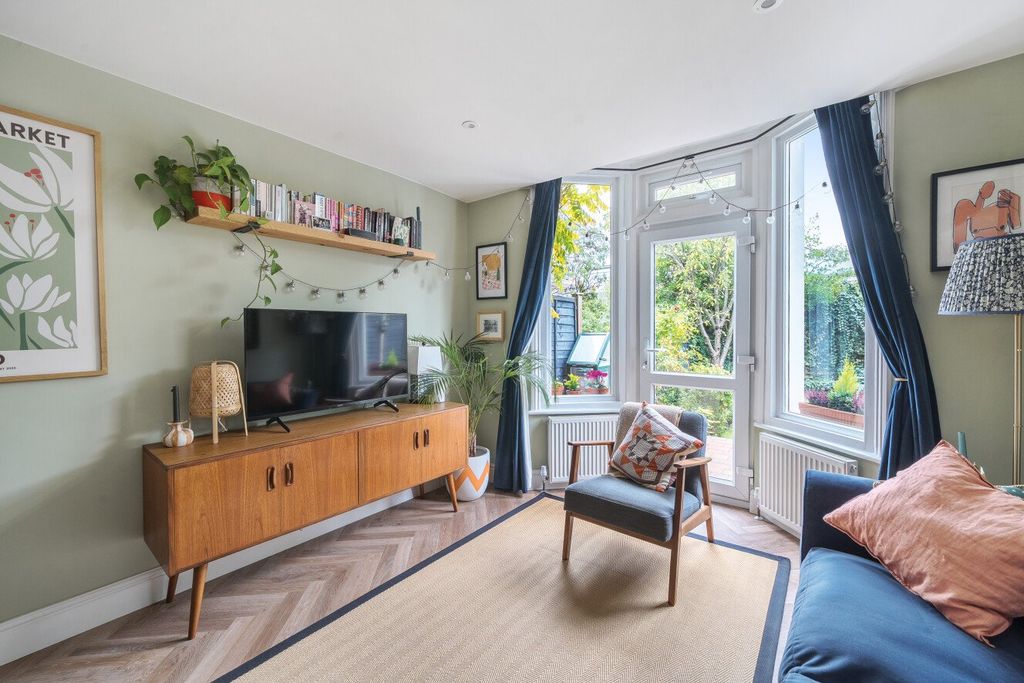 Property photo 2 of 20 Picture No. 33