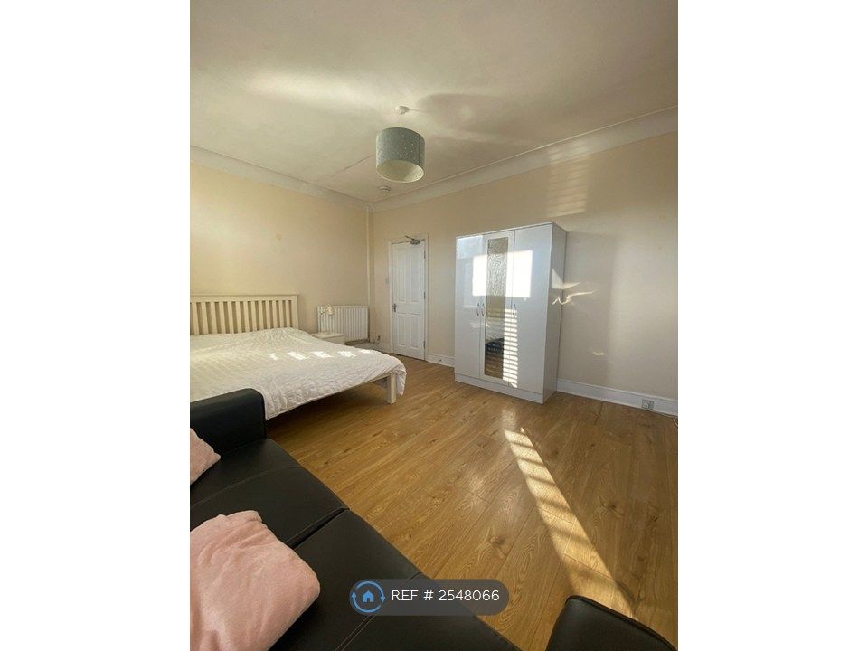 Property photo 2 of 3