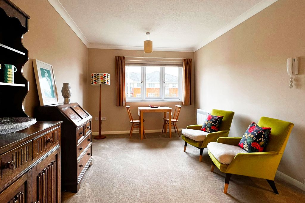 Property photo 1 of 12