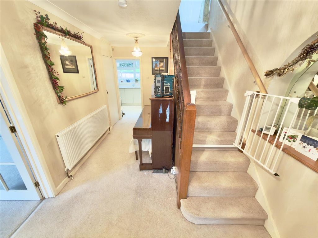 Property photo 3 of 21