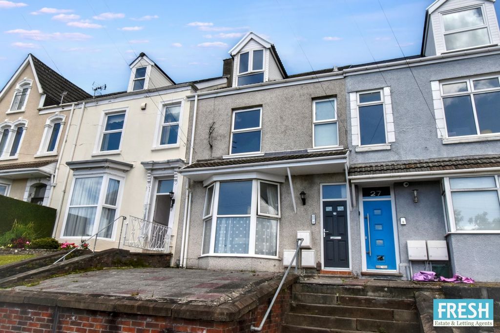 Property photo 1 of 33