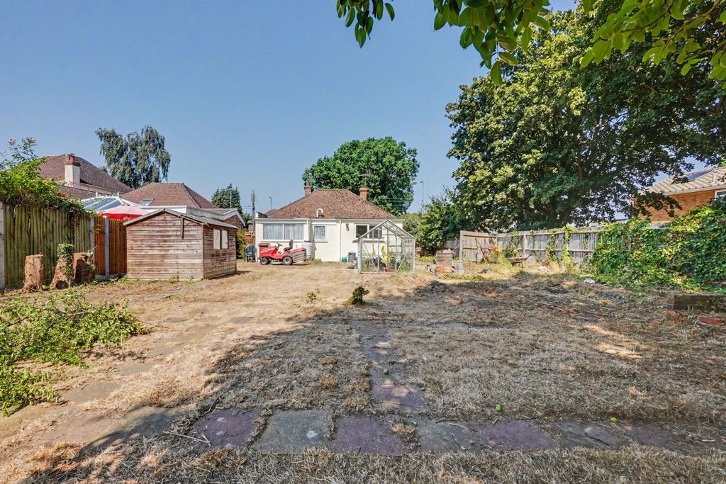 Property photo 2 of 18 4808176