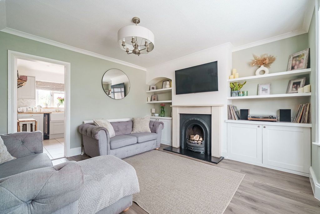 Property photo 3 of 25