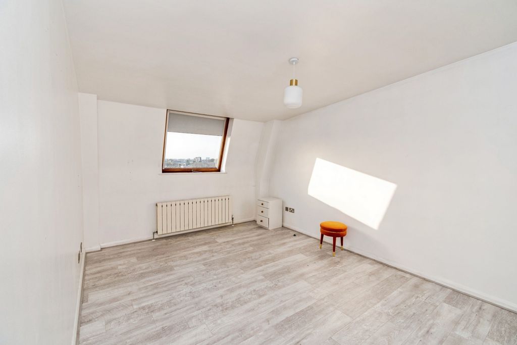 Property photo 3 of 14 Pbox-Img.Jpg