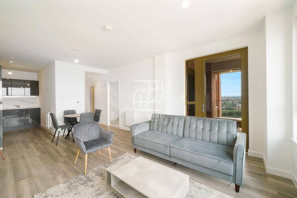 Property photo 3 of 11 Gallery