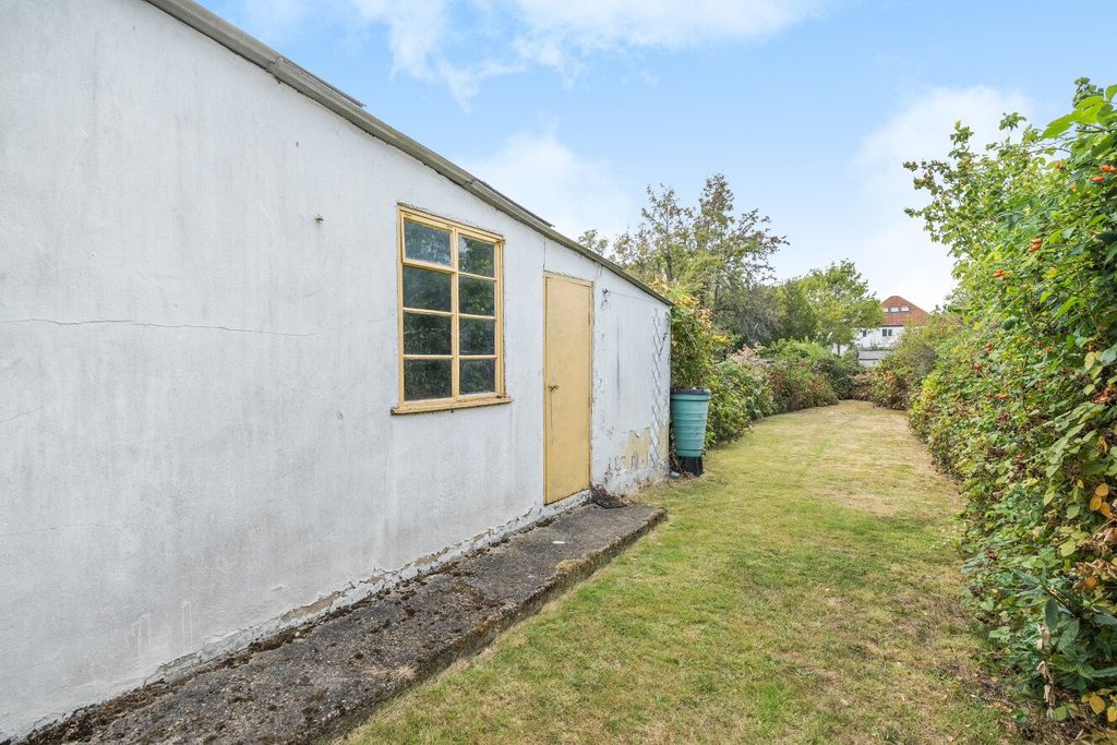 Property photo 3 of 18 Picture No. 13