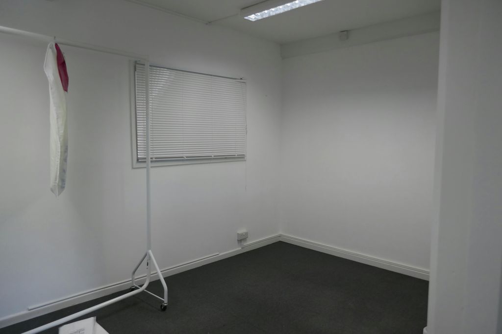 Property photo 3 of 7 P1060971.Jpg