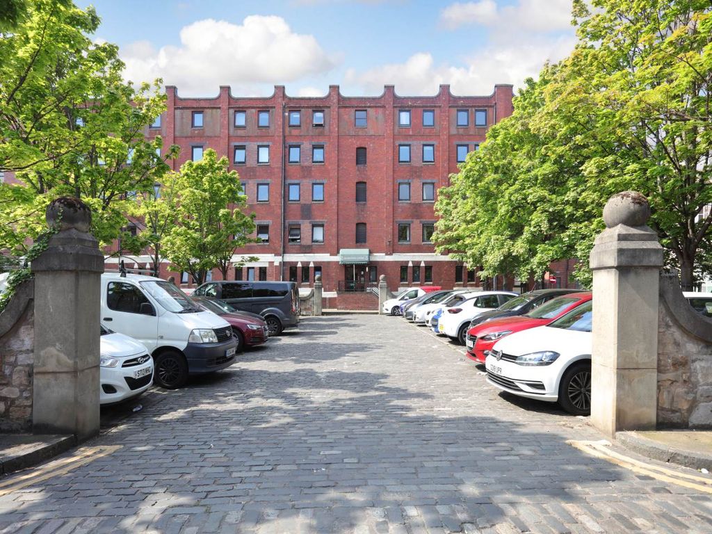 Property photo 1 of 13 1V7A6261