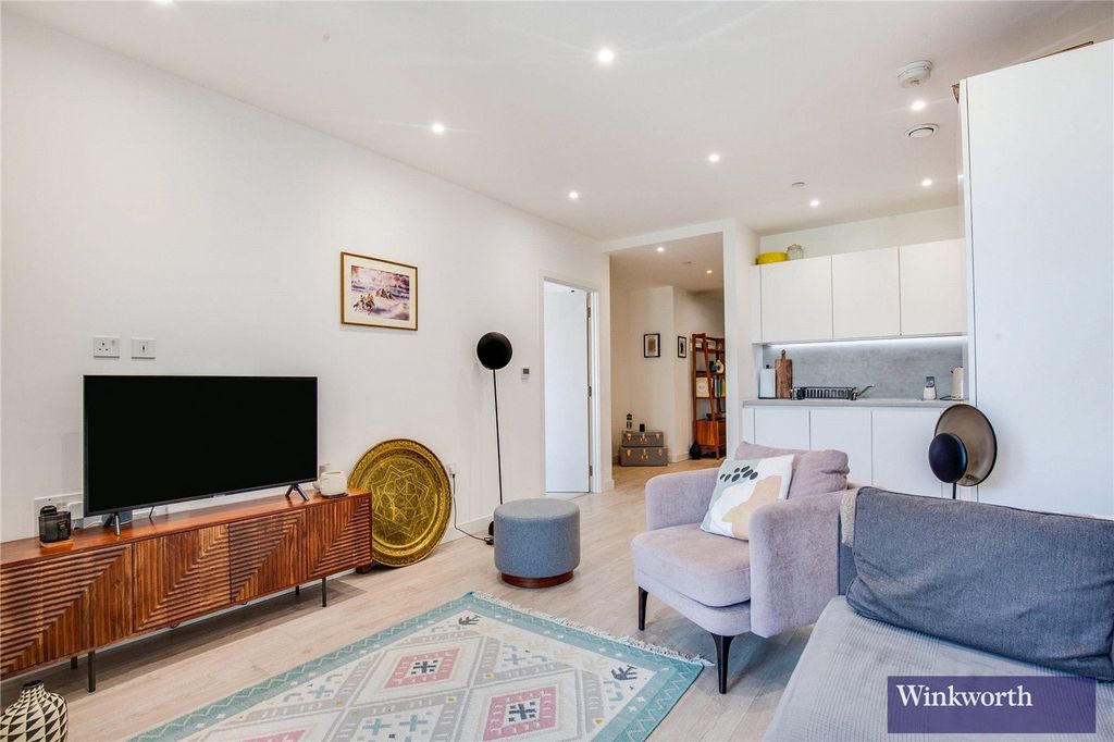 Property photo 2 of 10 Open Plan Layout