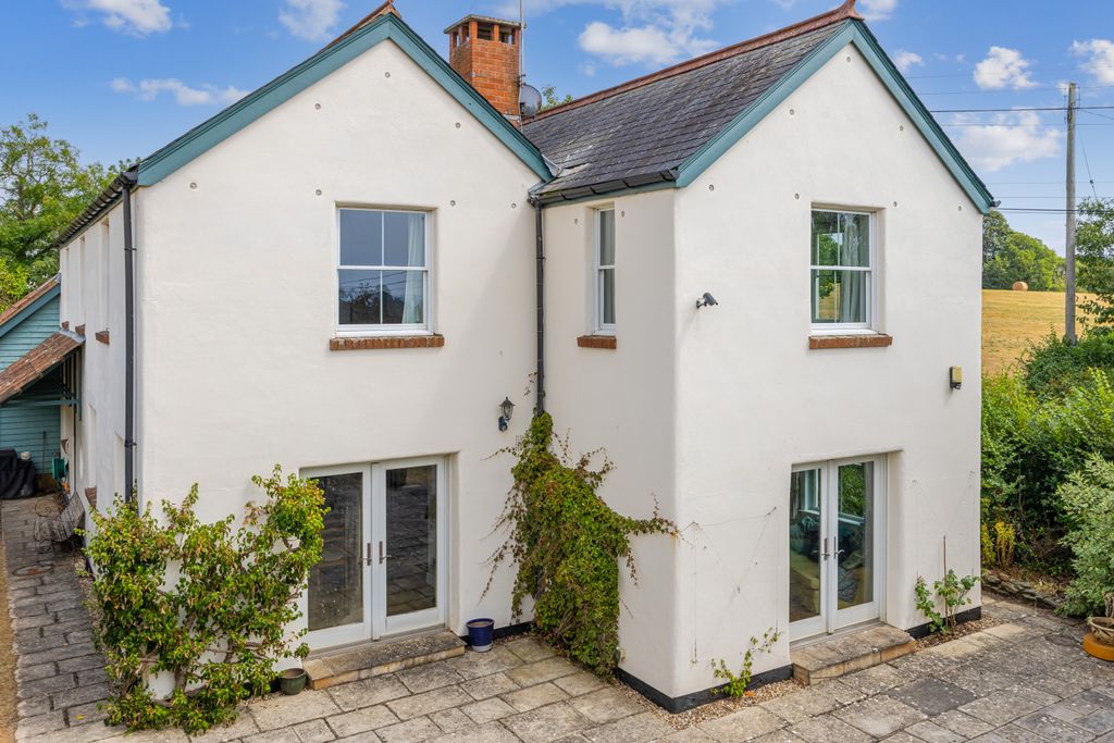 Property photo 1 of 25 A06 - Clarence House, Cottles Lane - 260723