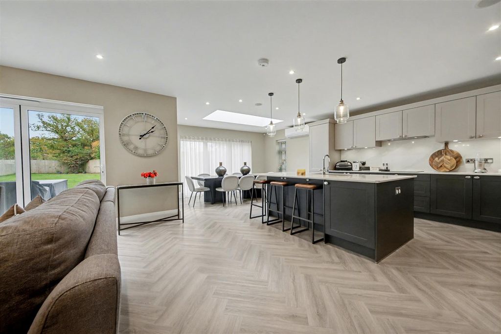 Property photo 3 of 24 Kitchen Dining.Jpg