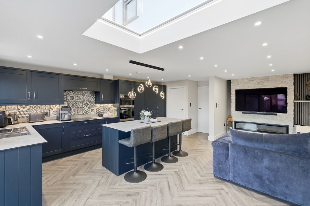 Property photo 3 of 16 4S6A2919