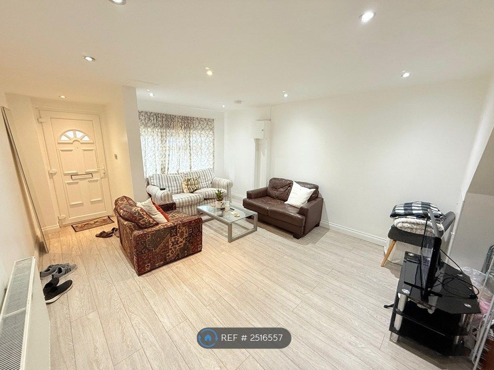 Property photo 3 of 24