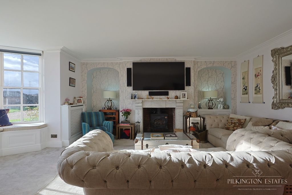 Property photo 3 of 42 4748364