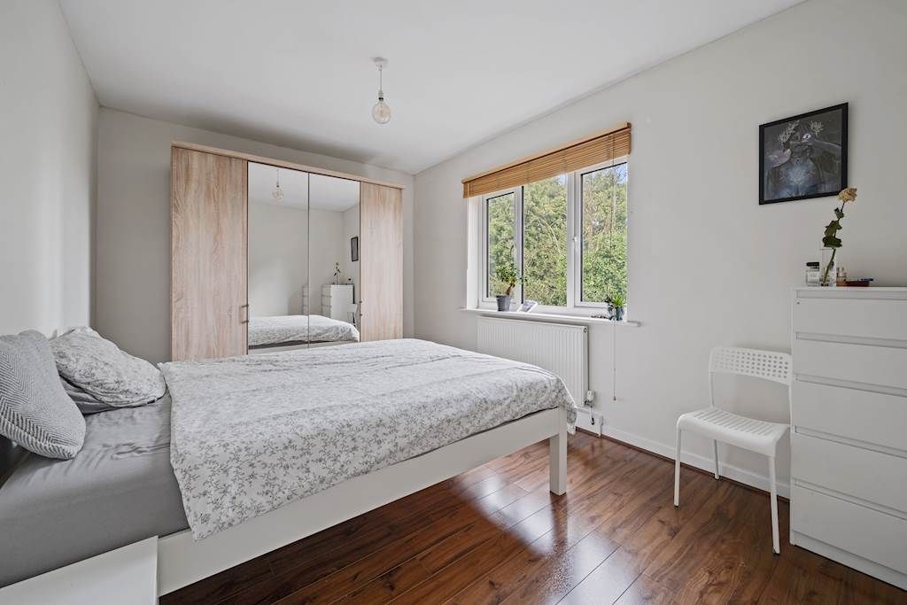 Property photo 3 of 11 02-0d1481021 - Ns - Hgll - Flat 8, 31 Central Hill