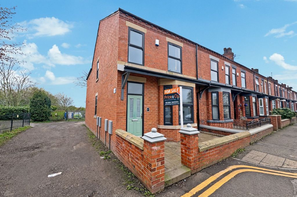 Property photo 1 of 14 External