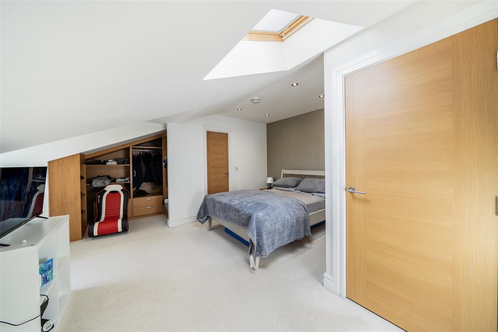 Property photo 3 of 14 10 Elliott Court New (15).Jpg