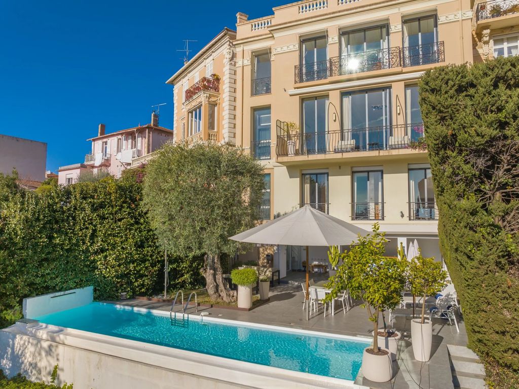 Property photo 1 of 33