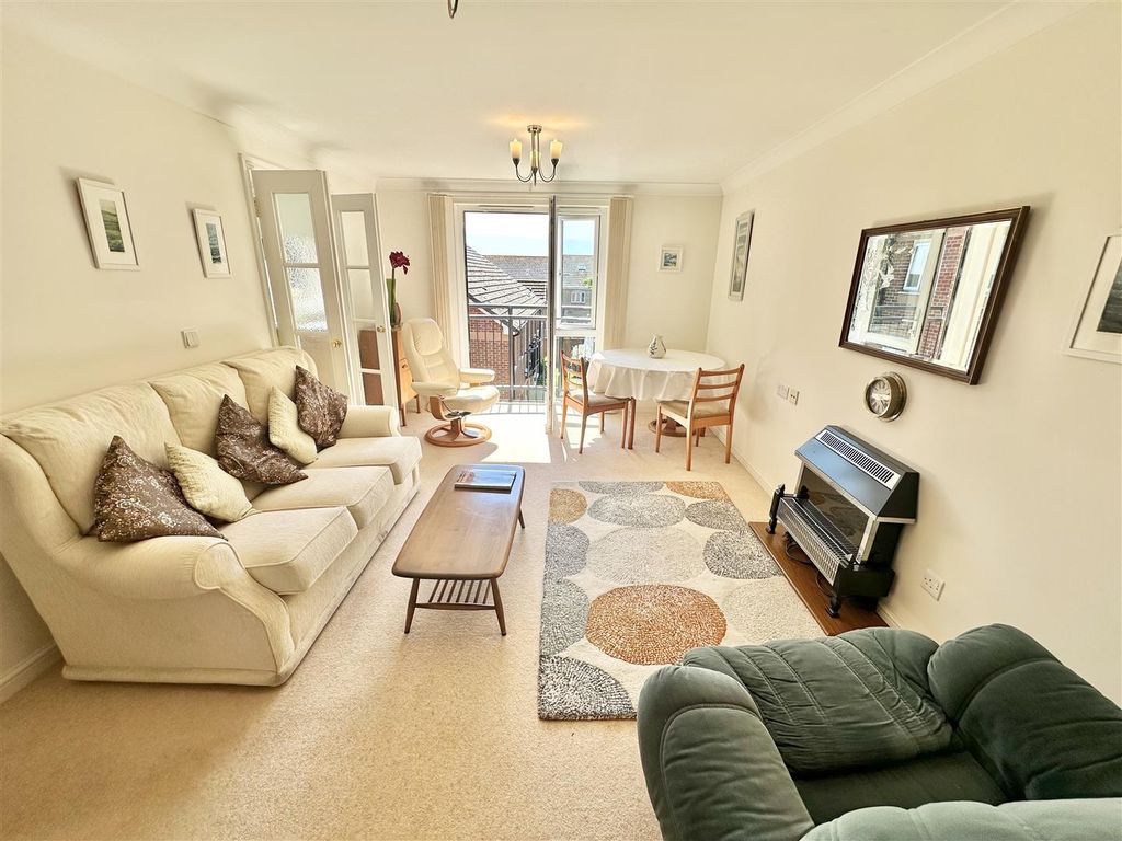 Property photo 2 of 13