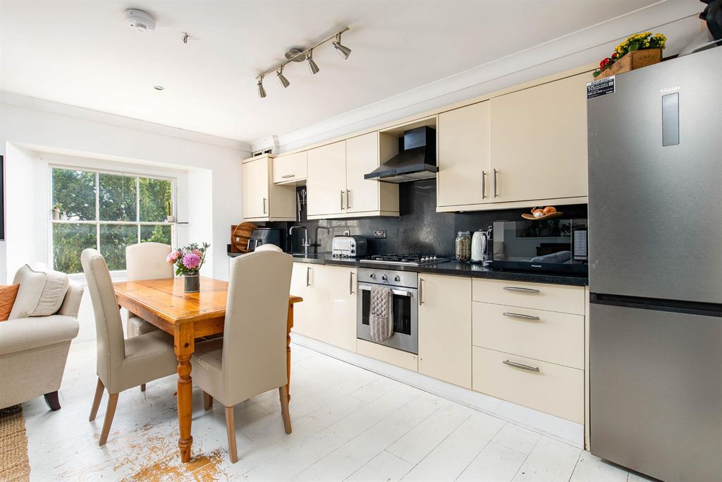 Property photo 2 of 17 Kitchen_2.Jpg