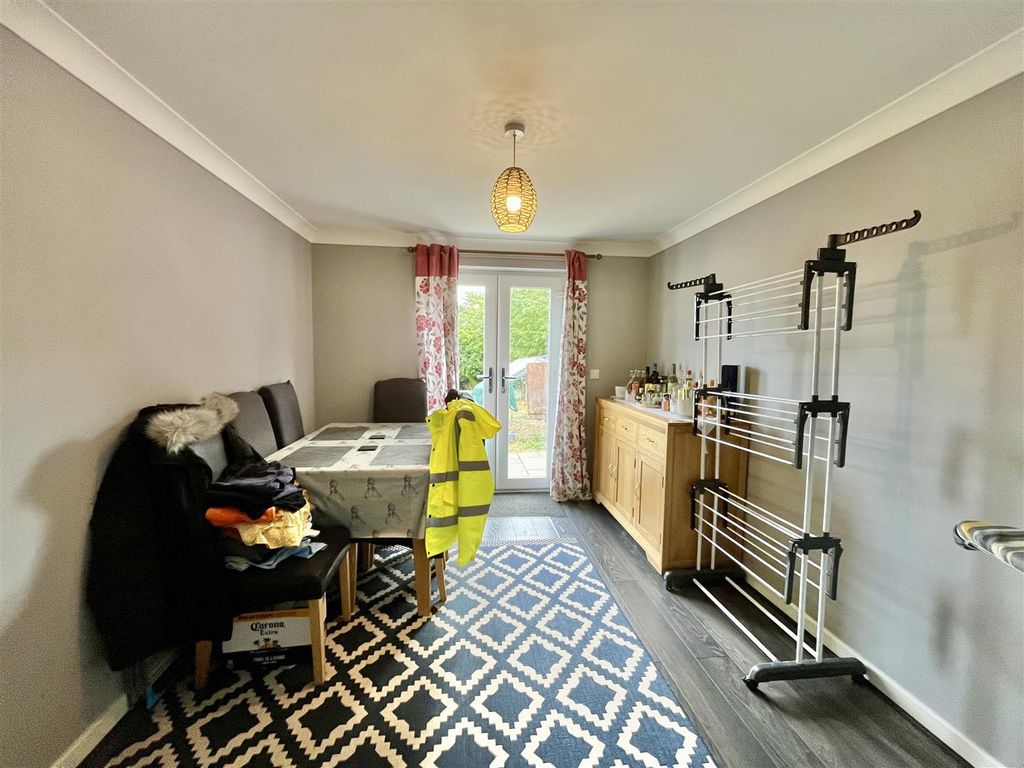 Property photo 3 of 23