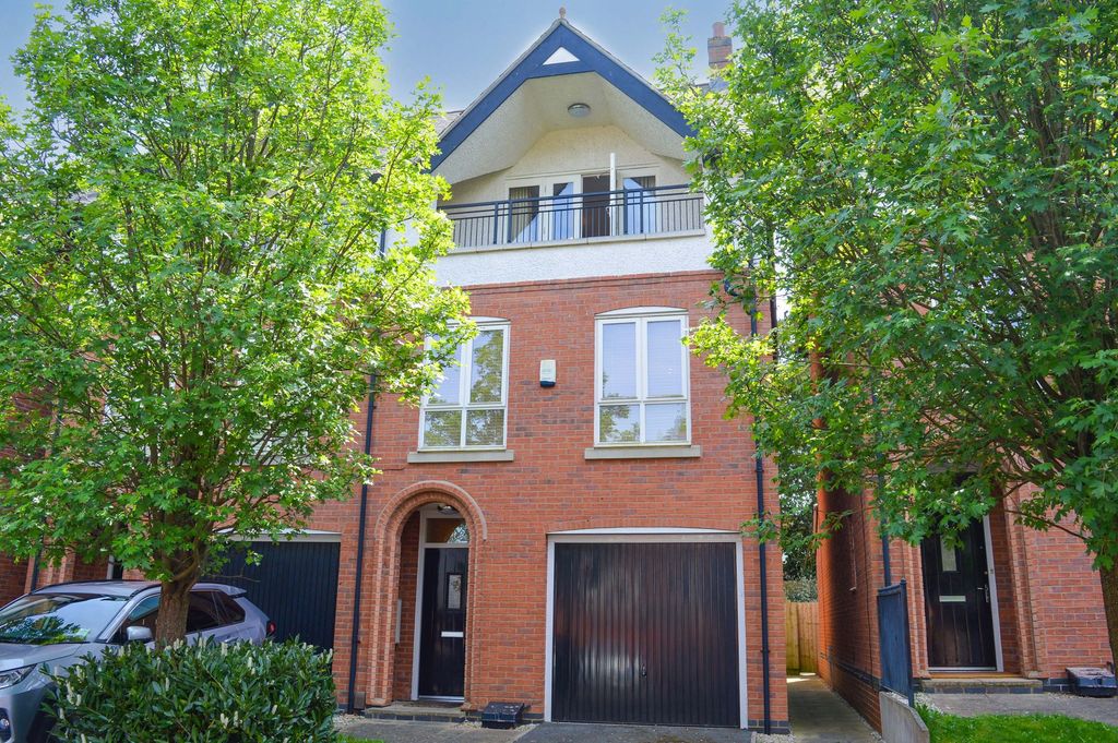Property photo 1 of 24