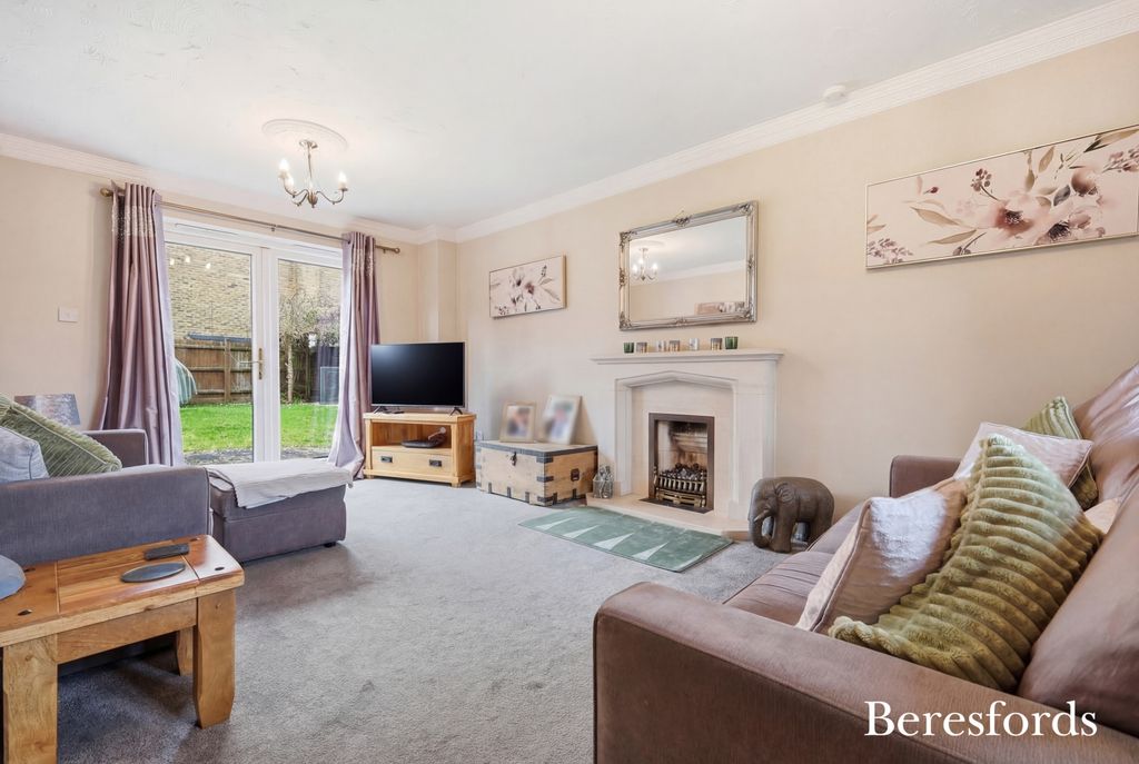 Property photo 2 of 18 Living Room