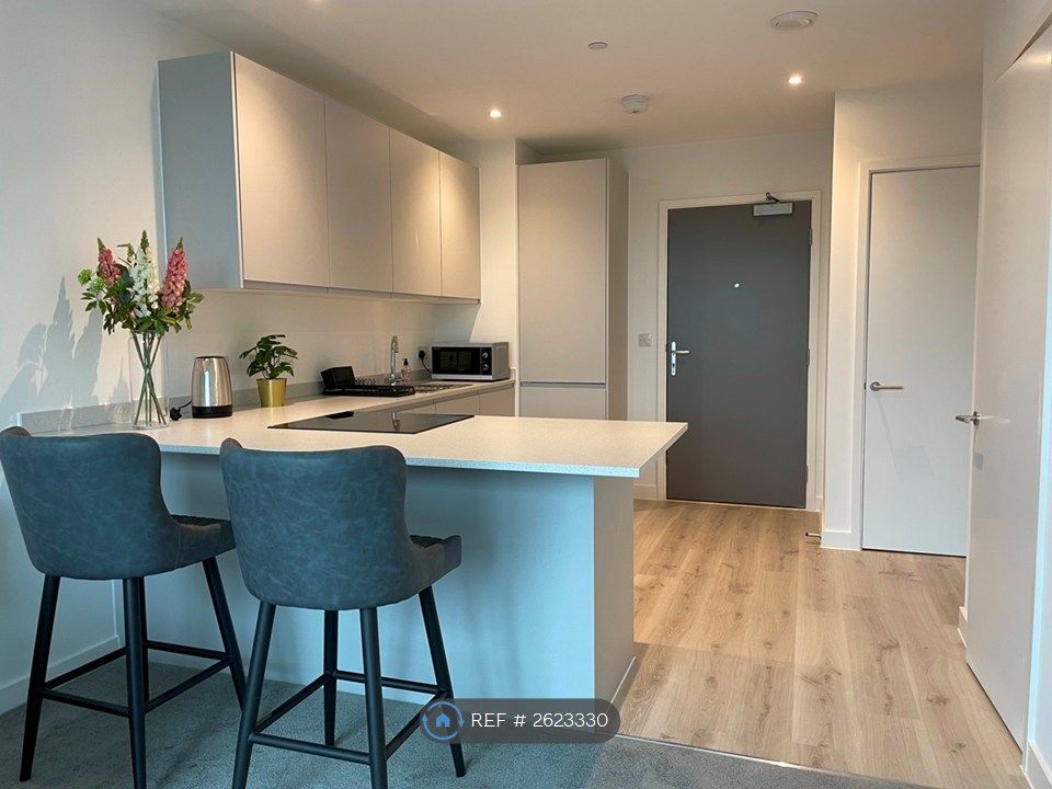 Property photo 3 of 16 Kitchen 01