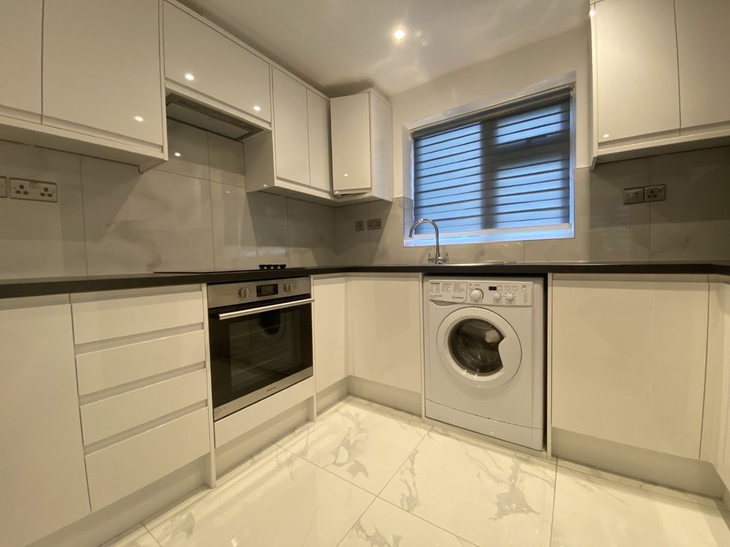Property photo 3 of 8 4348413