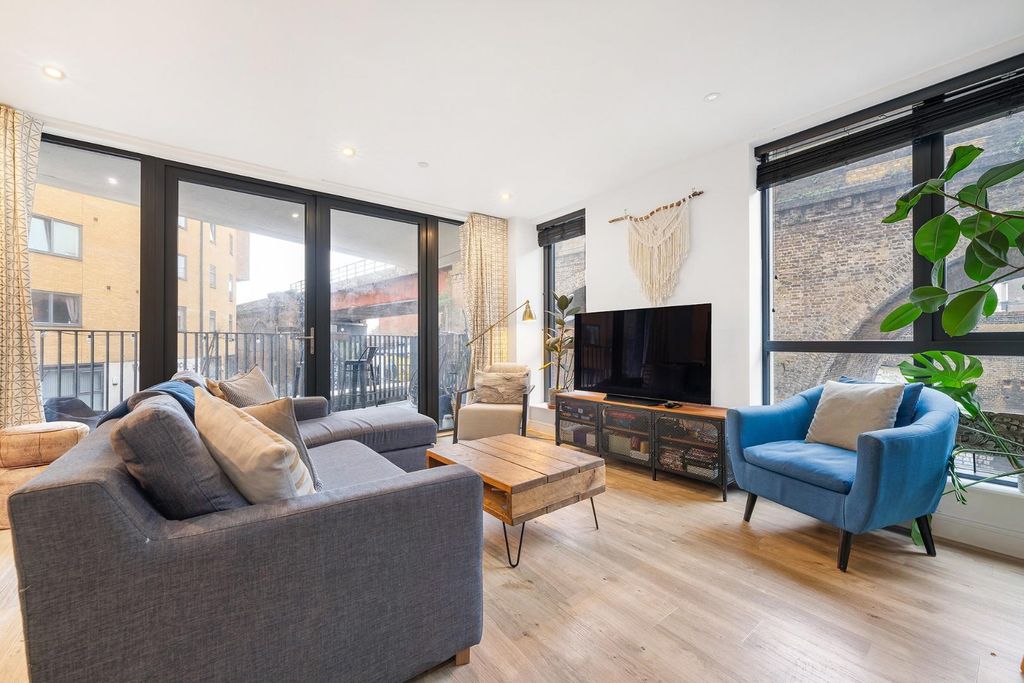 Property photo 2 of 17 Reception (2).Jpg