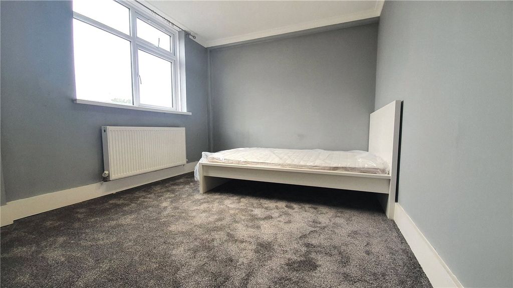 Property photo 3 of 4 Picture No. 04