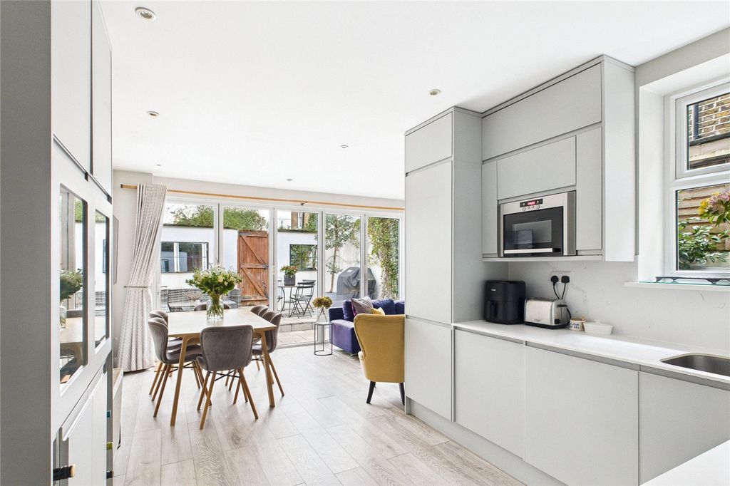 Property photo 3 of 15 Picture No. 09