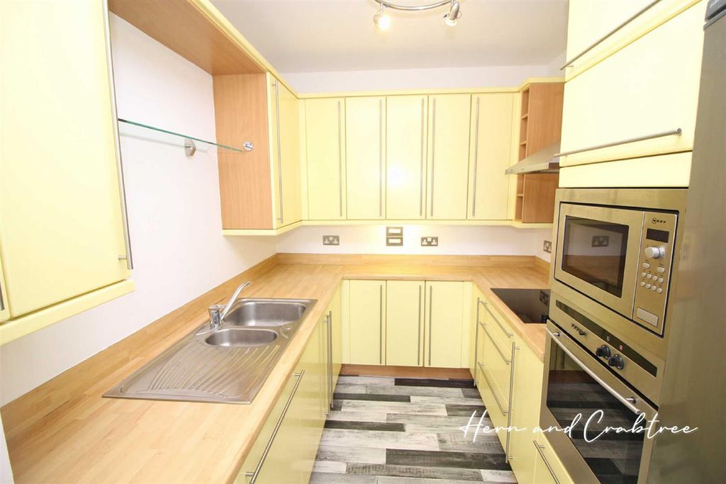 Property photo 3 of 13 Lcefoujbmbltgoyjpqfs0Xksj6M.Jpg