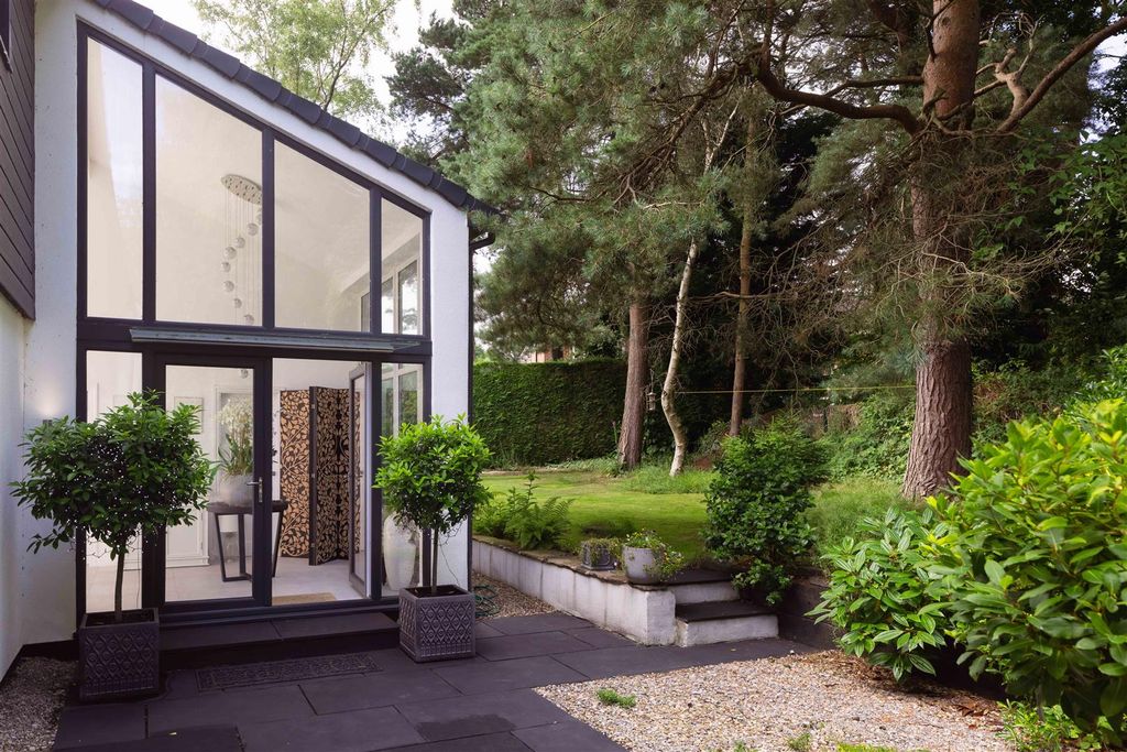 Property photo 3 of 23 00044.Jpg