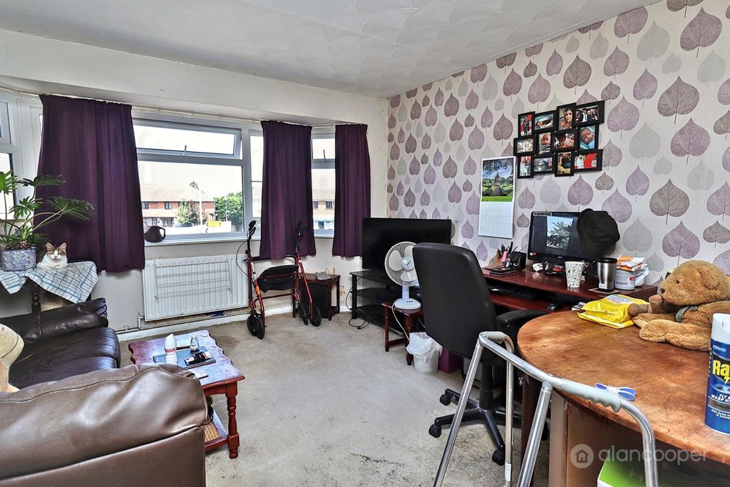 Property photo 2 of 14 5293784