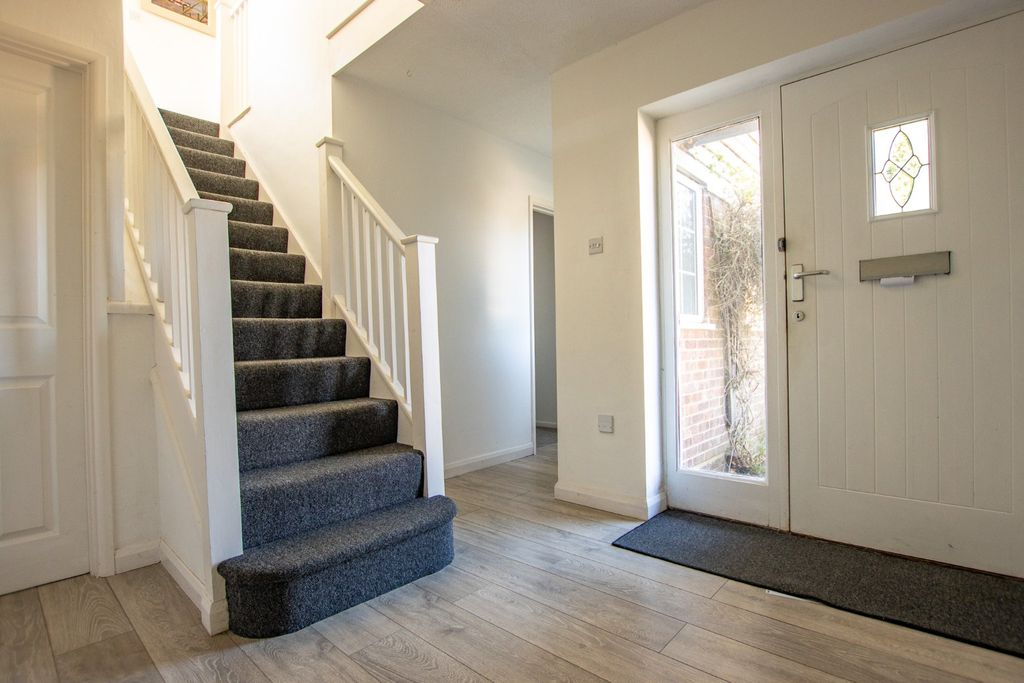 Property photo 2 of 24 4303374