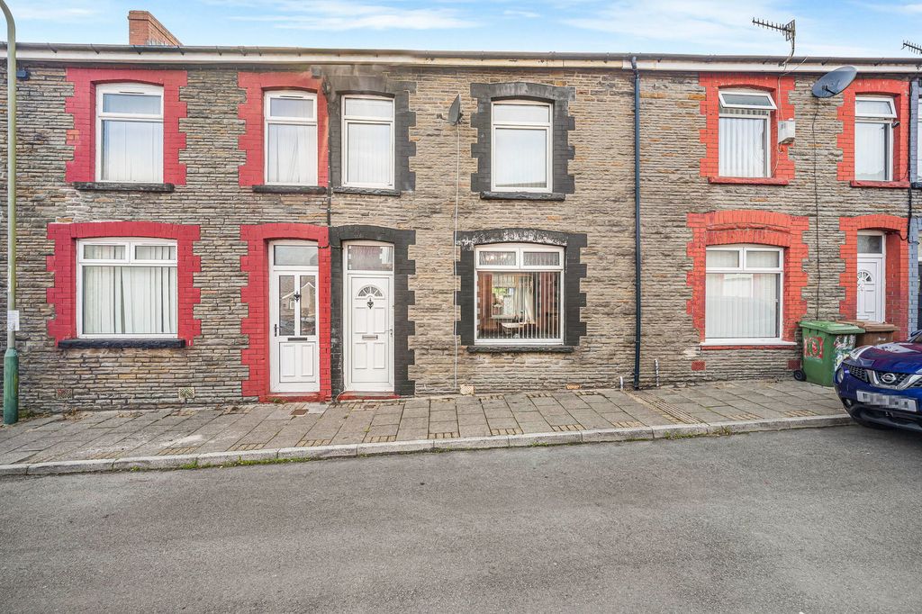 Property photo 2 of 27