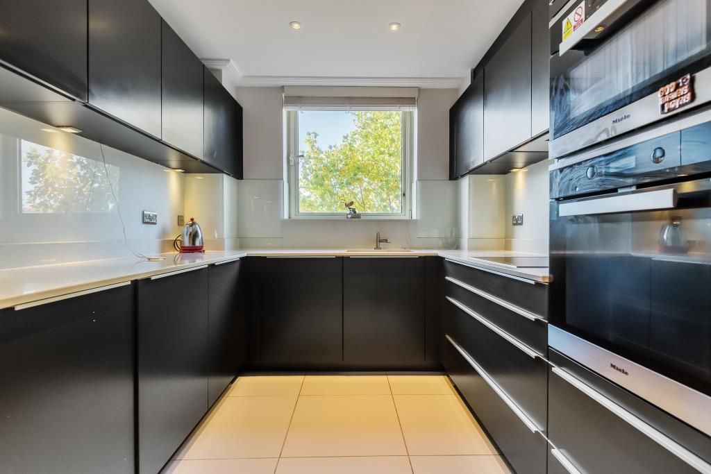 Property photo 2 of 14 Kitchen