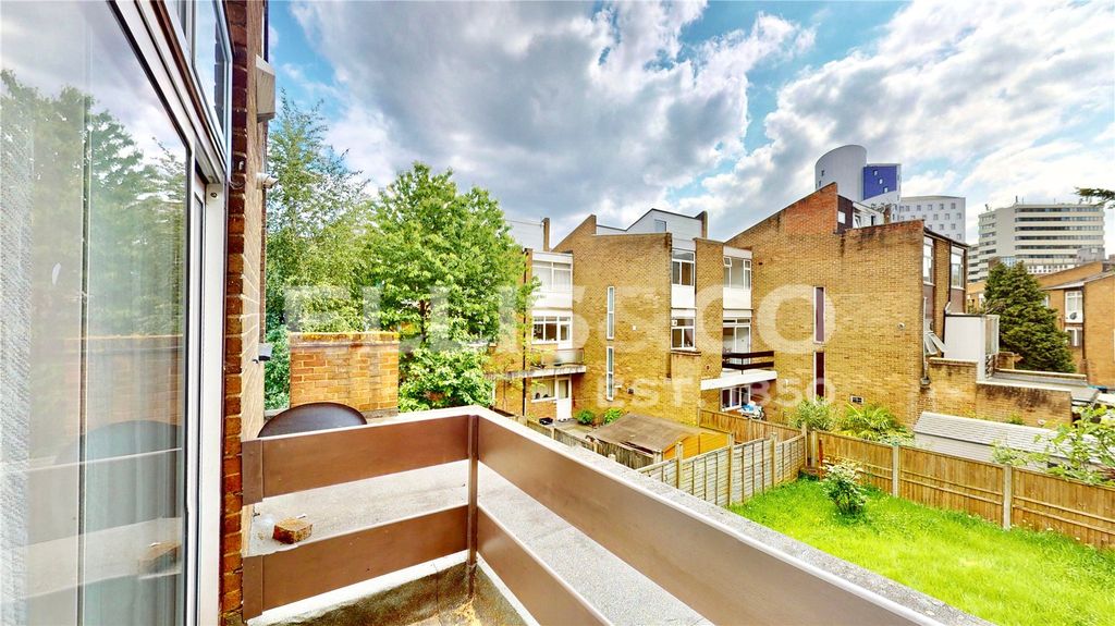 Property photo 3 of 30 Picture No. 32