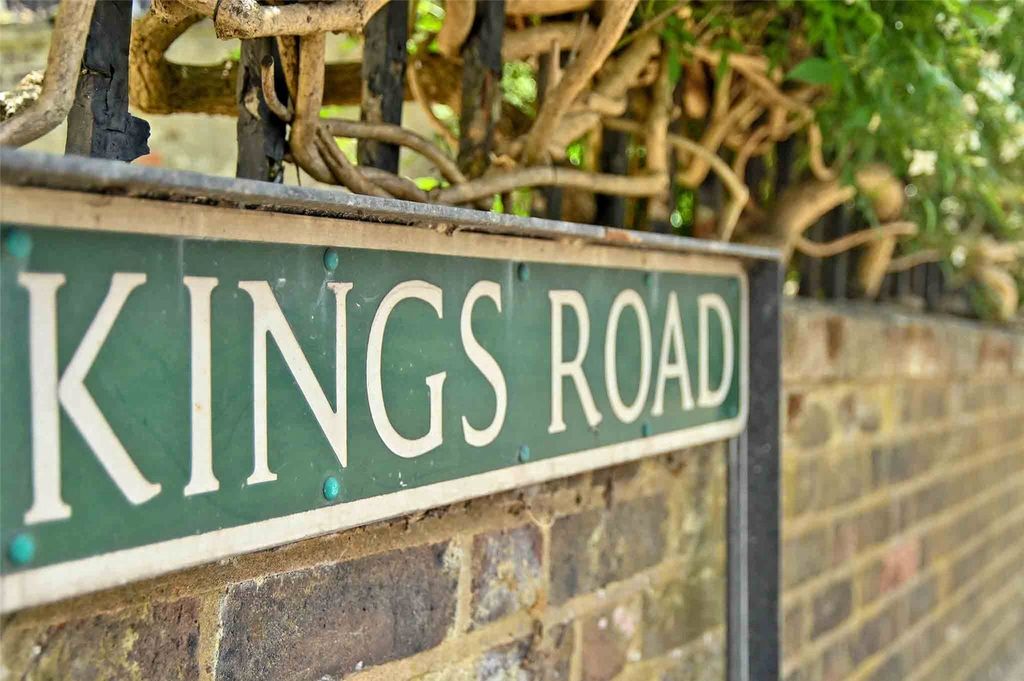 Property photo 2 of 29 Kings Road