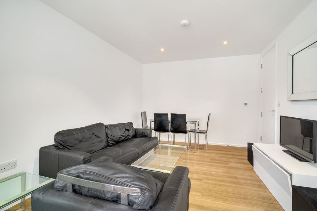 Property photo 3 of 14 Photo 6